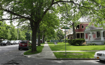 135 S Lake Ave in Albany, NY - Building Photo - Building Photo