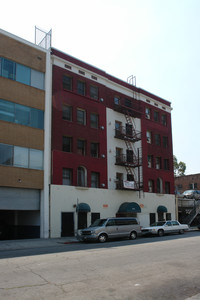 610 S Coronado St in Los Angeles, CA - Foto de edificio - Building Photo