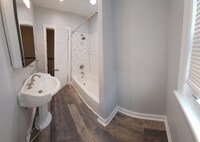 2016 Deering Ave photo'