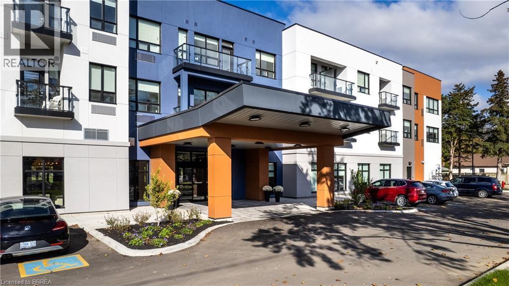 152 N Park St in Brantford, ON - Building Photo