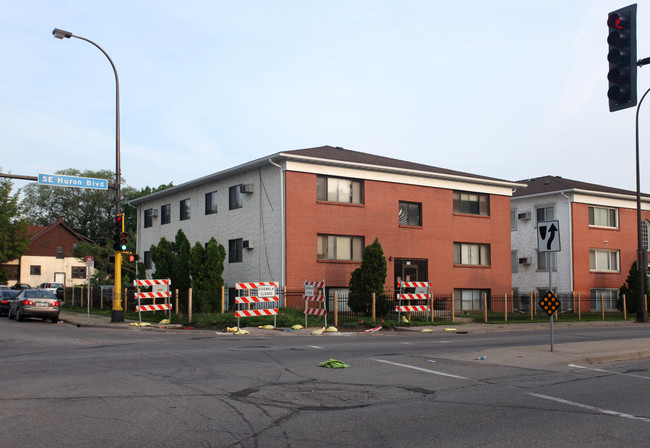 524 Huron Blvd SE in Minneapolis, MN - Building Photo - Building Photo