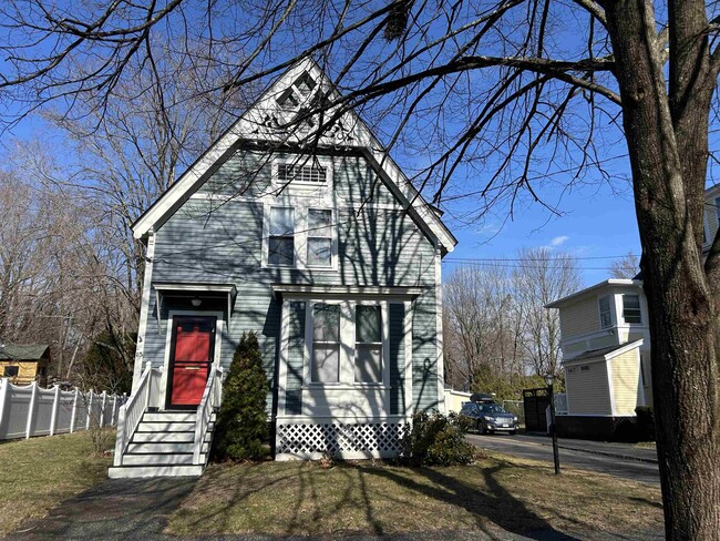 15 Gill St in Exeter, NH - Building Photo - Building Photo