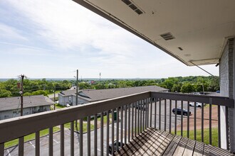 Highland Ridge Apartments in Madison, TN - Foto de edificio - Building Photo