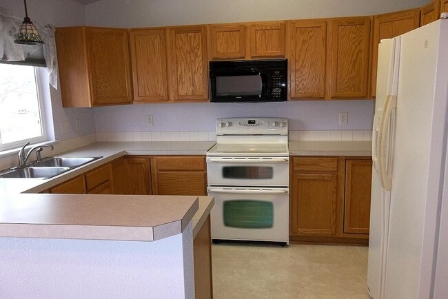 350 Gypsum Ct in Loveland, CO - Building Photo - Building Photo