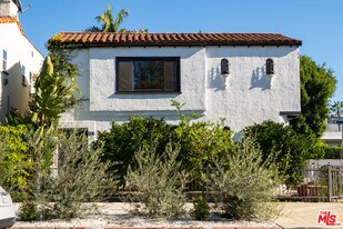 502 N Sweetzer Ave in Los Angeles, CA - Building Photo