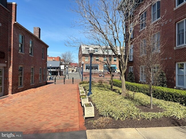 35 E All Saints St, Unit 201 in Frederick, MD - Building Photo - Building Photo