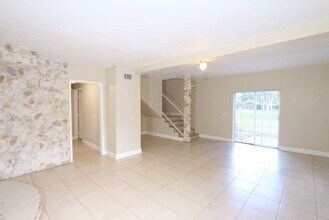 4916 Silver Oak Dr in Fort Pierce, FL - Building Photo - Building Photo