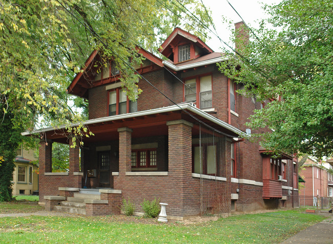 1516 Quarrier St in Charleston, WV - Foto de edificio - Building Photo