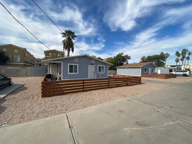 Free first month! Welcome to Turney Cottage in Phoenix, AZ - Building Photo - Building Photo