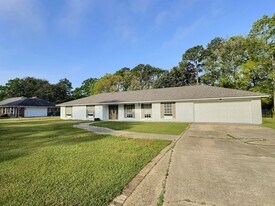 113 St Andrews Dr in Ocean Springs, MS - Building Photo