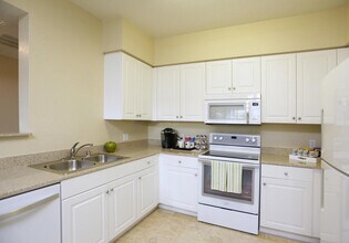 8775 Costa Verde Blvd in San Diego, CA - Building Photo - Building Photo