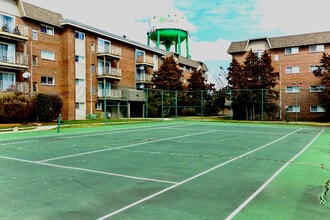 4500 Beau Monde Dr in Lisle, IL - Building Photo - Building Photo