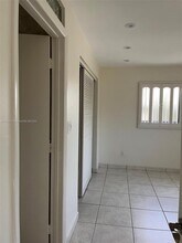 6855 Edgewater Dr, Unit 1CN in Coral Gables, FL - Foto de edificio - Building Photo