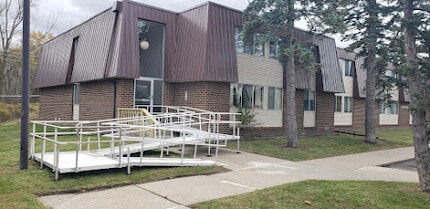 Pines Lapeer West Apartments in Lapeer, MI - Foto de edificio - Building Photo