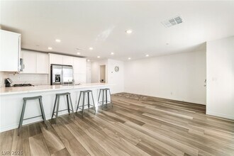 6144 Rathbone St in Las Vegas, NV - Building Photo - Building Photo