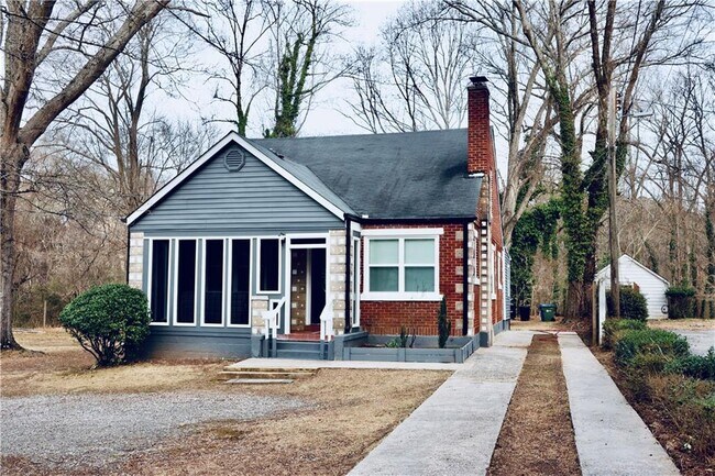 1526 Childress Dr SW in Atlanta, GA - Building Photo - Building Photo