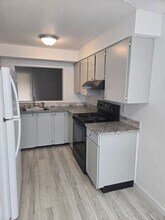 Park Apartments in McMinnville, OR - Foto de edificio - Primary Photo