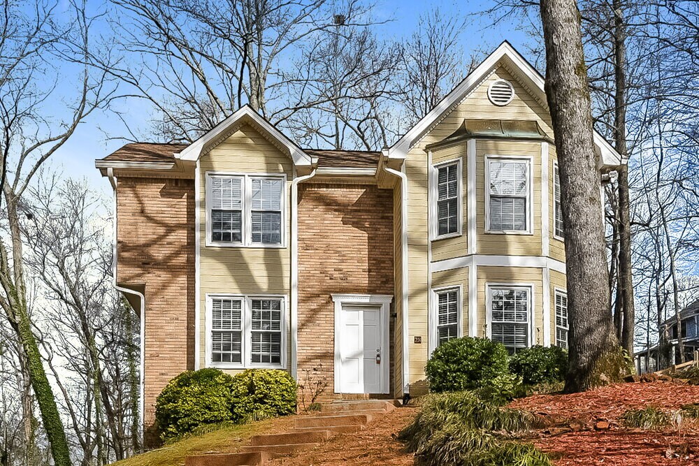 28 Peggy Ct NW in Marietta, GA - Building Photo