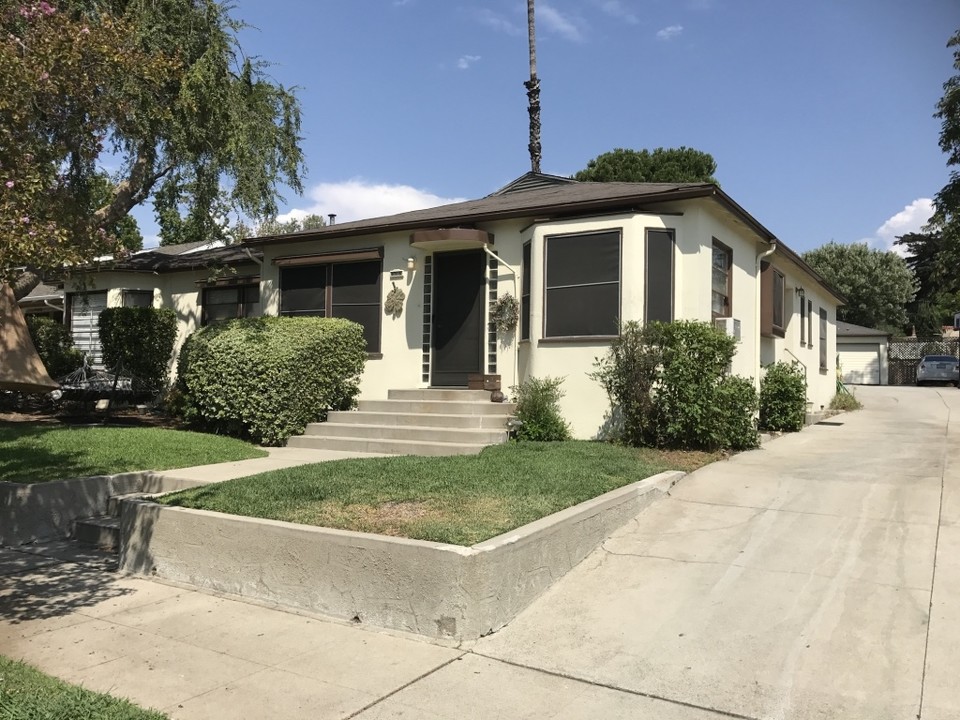 851 Garfield Ave in South Pasadena, CA - Building Photo