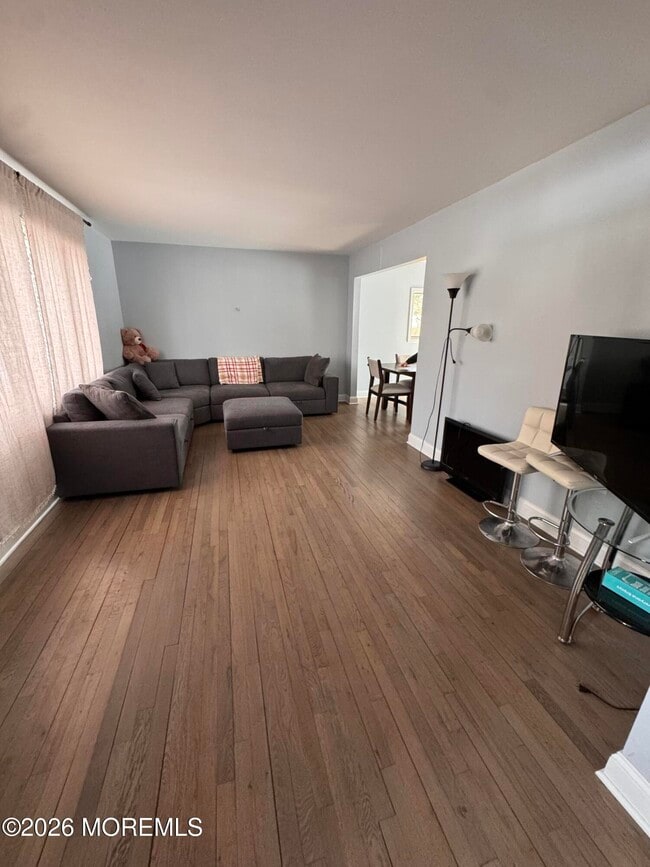 422 W Lake Ave in Ocean Township, NJ - Building Photo - Building Photo