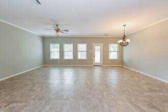 111 Meadow Mill Dr in Conroe, TX - Building Photo - Building Photo