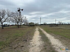 532 Post Office St in Kingsbury, TX - Building Photo