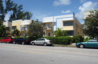 Sea Gate Apartments in Miami Beach, FL - Building Photo - Building Photo