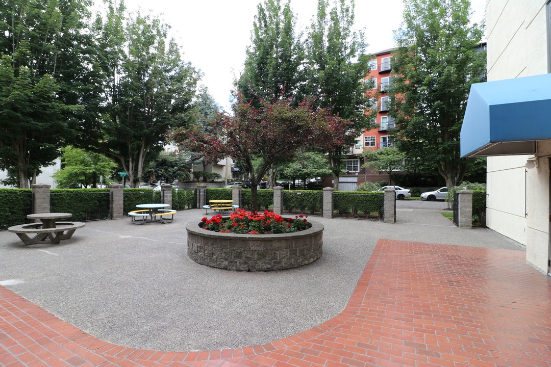 First Hill Apartments in Seattle, WA - Foto de edificio