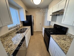 3032 Willow Bend Blvd in Orlando, FL - Building Photo - Building Photo