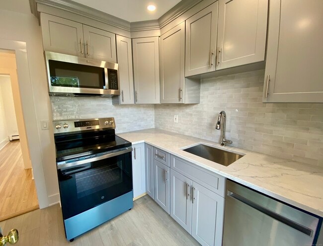 property at 40 E Maple St