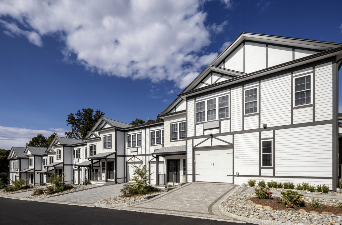 The Point at Gateways in Randolph, NJ - Building Photo