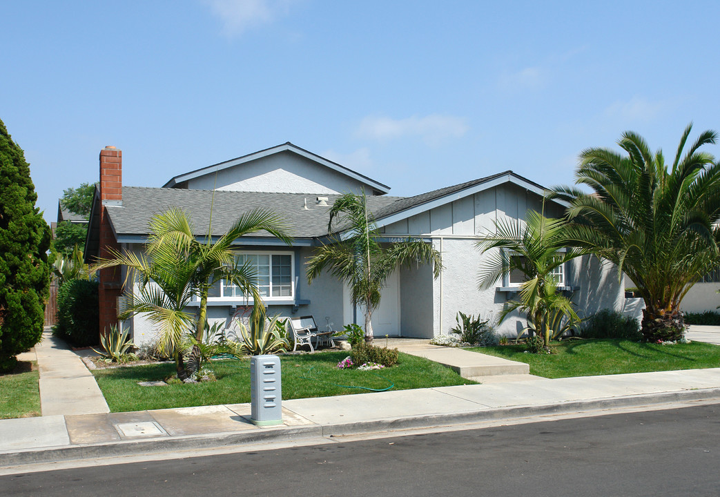 16642 Sims St in Huntington Beach, CA - Building Photo