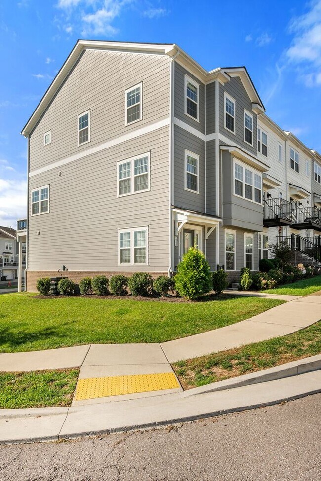 4201 Camdale Dr in Nashville, TN - Building Photo - Building Photo