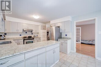 1194 Fairmeadow Trail in Oakville, ON - Building Photo - Building Photo