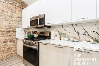 2739 W Division St, Unit 4 in Chicago, IL - Building Photo - Building Photo