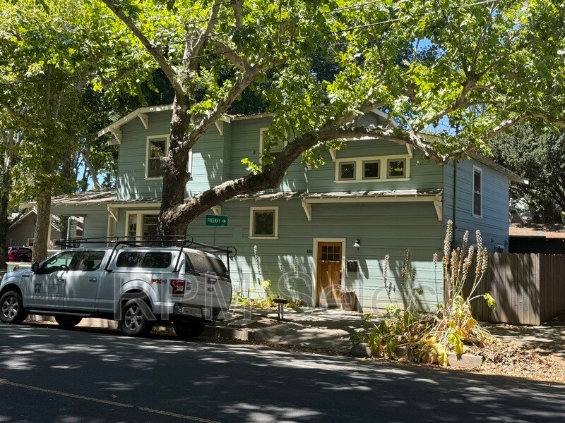428 Alhambra Blvd in Sacramento, CA - Building Photo