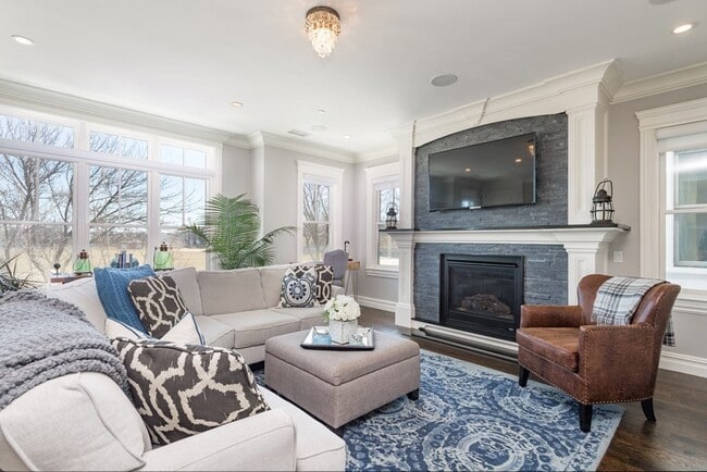 property at 3 M St