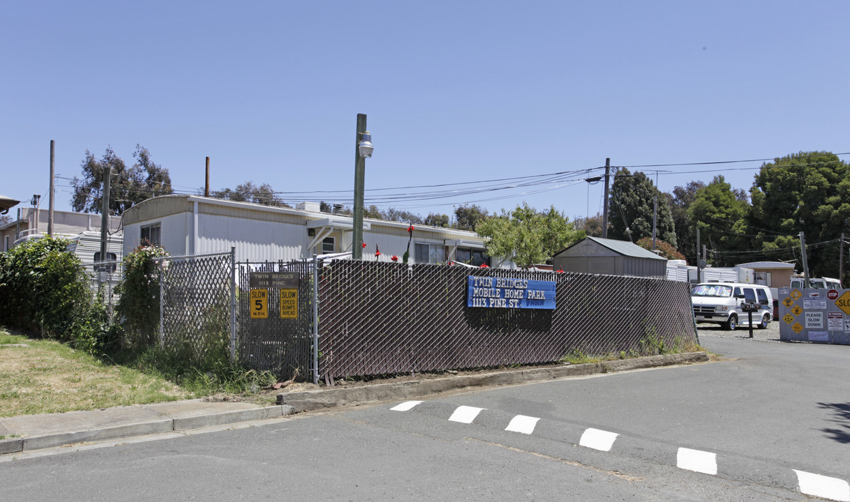 Twin Bridges Mobile Home Park in Vallejo, CA - Building Photo