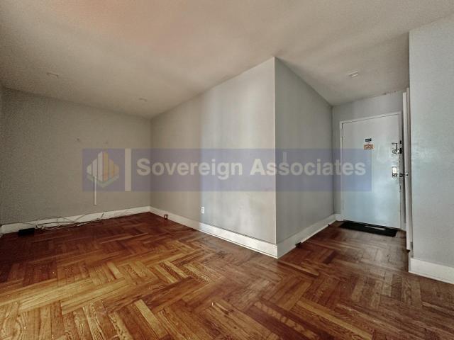 525-527-527 Riverdale Ave in Yonkers, NY - Building Photo - Building Photo