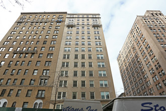 677 West End Ave in New York, NY - Foto de edificio - Building Photo