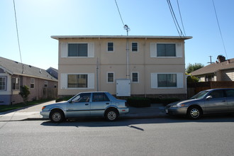 453 Angus Ave in San Bruno, CA - Foto de edificio - Building Photo