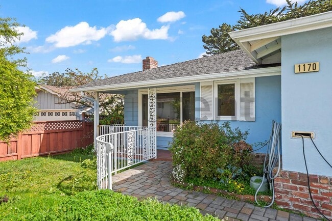 1170 Glenview Dr in San Bruno, CA - Foto de edificio - Building Photo