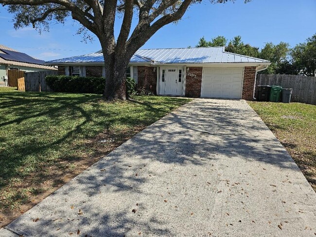 2197 SW Venus St in Port St. Lucie, FL - Building Photo - Building Photo