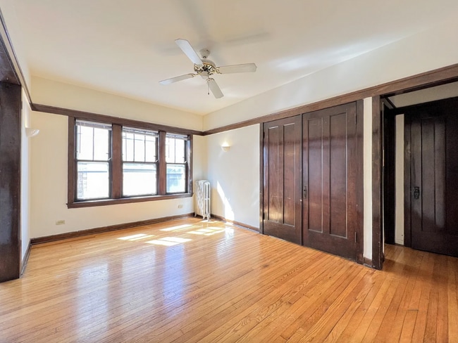 820 W Waveland Ave, Unit 17 in Chicago, IL - Foto de edificio - Building Photo