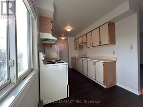 85 William St in Mississauga, ON - Building Photo - Building Photo