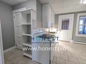 73 Kennedy Memorial Dr in Waterville, ME - Building Photo - Building Photo