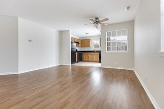 86 N Victoria Ln in Streamwood, IL - Building Photo - Building Photo