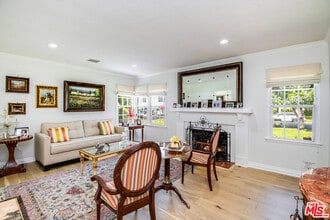 4724 Denny Ave in Los Angeles, CA - Building Photo - Building Photo