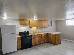 133 Cottage Ave in Sandy, UT - Foto de edificio - Building Photo