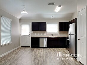 5718 My Way in Houston, TX - Building Photo - Building Photo